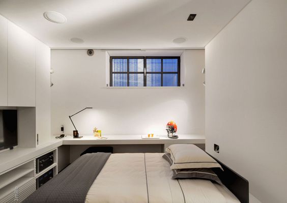 周也机场穿搭：简约风背后的大智慧与时尚启示